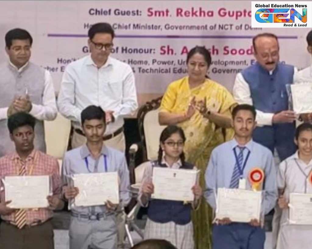 Delhi CM Rekha Gupta, CBSE Toppers 2025, Delhi Govt Schools, CBSE Results, Tablet Distribution, Delhi Education Reforms, CBSE Class 10, CBSE Class 12, Smart Classrooms, CM Shri Schools