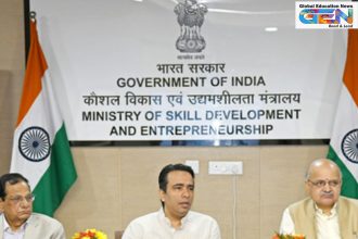 NITI Aayog AI for workers 2025, 490 million informal workers, AI roadmap India, Digital ShramSetu mission, Viksit Bharat AI strategy, informal economy GDP contribution, AI skill gaps India, current affairs, UPSC current affairs, education
