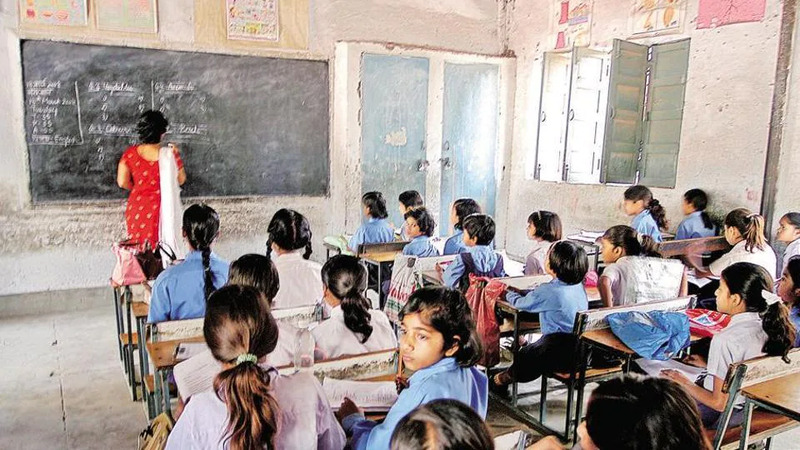 Karnataka Teacher Transfer Amendment Bill 2026, bar transfer teachers non-teaching posts Karnataka, Karnataka State Civil Services Regulation of Transfer of Teachers Bill, critical posts priority school education Karnataka, 12 years minimum service teacher transfer, Madhu Bangarappa teacher transfer bill, women teachers benefits Karnataka education, PU college lecturers transfer rules, government school staffing Karnataka 2026