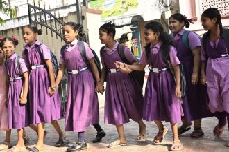 Delhi Economic Survey 2025-26, girls ahead of boys enrolment Delhi, Delhi GER girls vs boys, school enrolment statistics Delhi 2025, higher secondary enrolment Delhi, primary GER Delhi 107.2, Delhi education gender gap reversal, National Education Policy Delhi impact, Delhi schools performance Class 3 Class 9