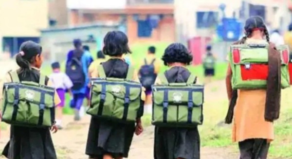 Gujarat RTE admission 2026, 2.5 lakh RTE applications Gujarat, RTE seats 84000 Gujarat, RTE lottery system India, free education private schools India, EWS school admission Gujarat, RTE Act 2009 admission process, Gujarat school admission news, RTE demand vs supply India, education inequality Gujarat